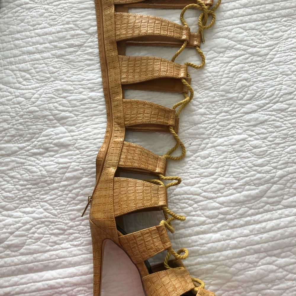 Super cute strappy open boots!